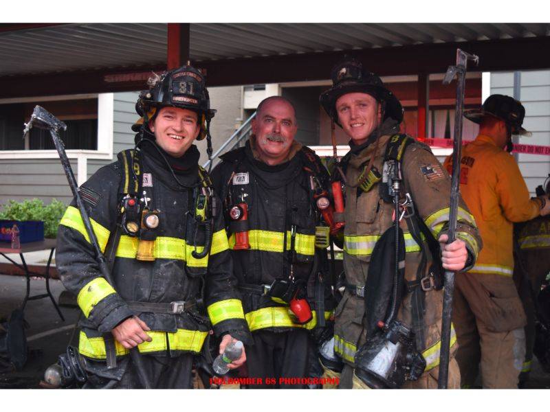 11-5-21 -- E81 Crew FF Sedykh, Capt. Taormina, FF Huntze at Power Incident apartment fire, Pittsburg